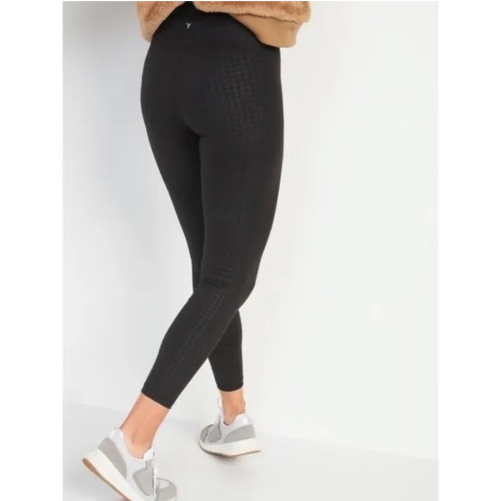 Old Navy Black Houndstooth Print Leggings